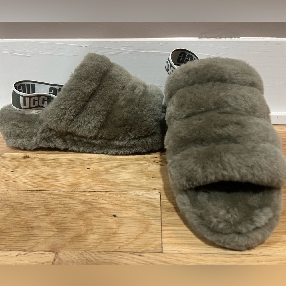 Nordstrom Ugg Fluff Yeah Slide Style. W11.
